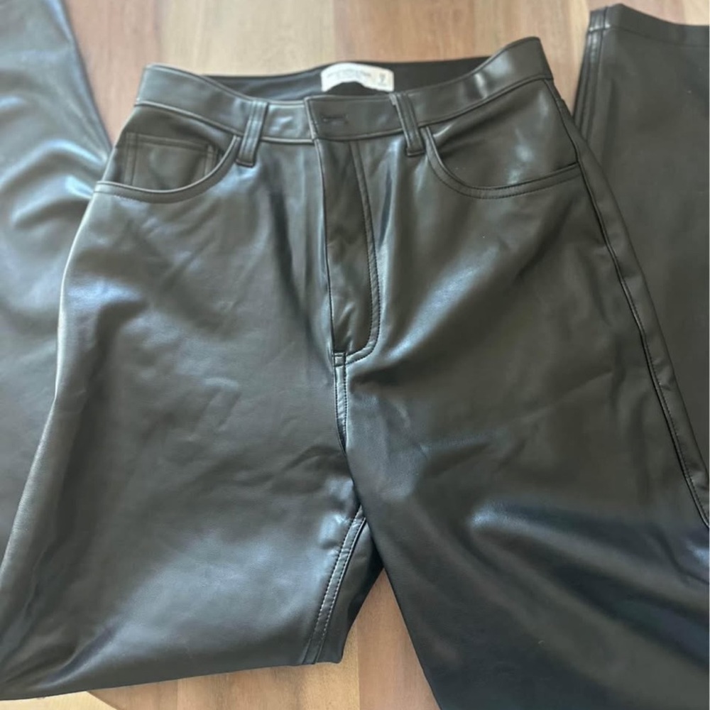 Abercrombie & Fitch 90s Straight Faux Leather pants
